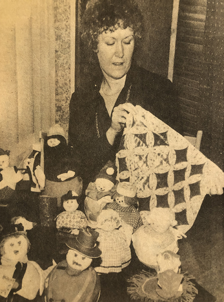 Cathedral Window quilt block Patchwork Ball Dolls1979